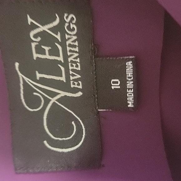 Dress - Picture 2 of 2